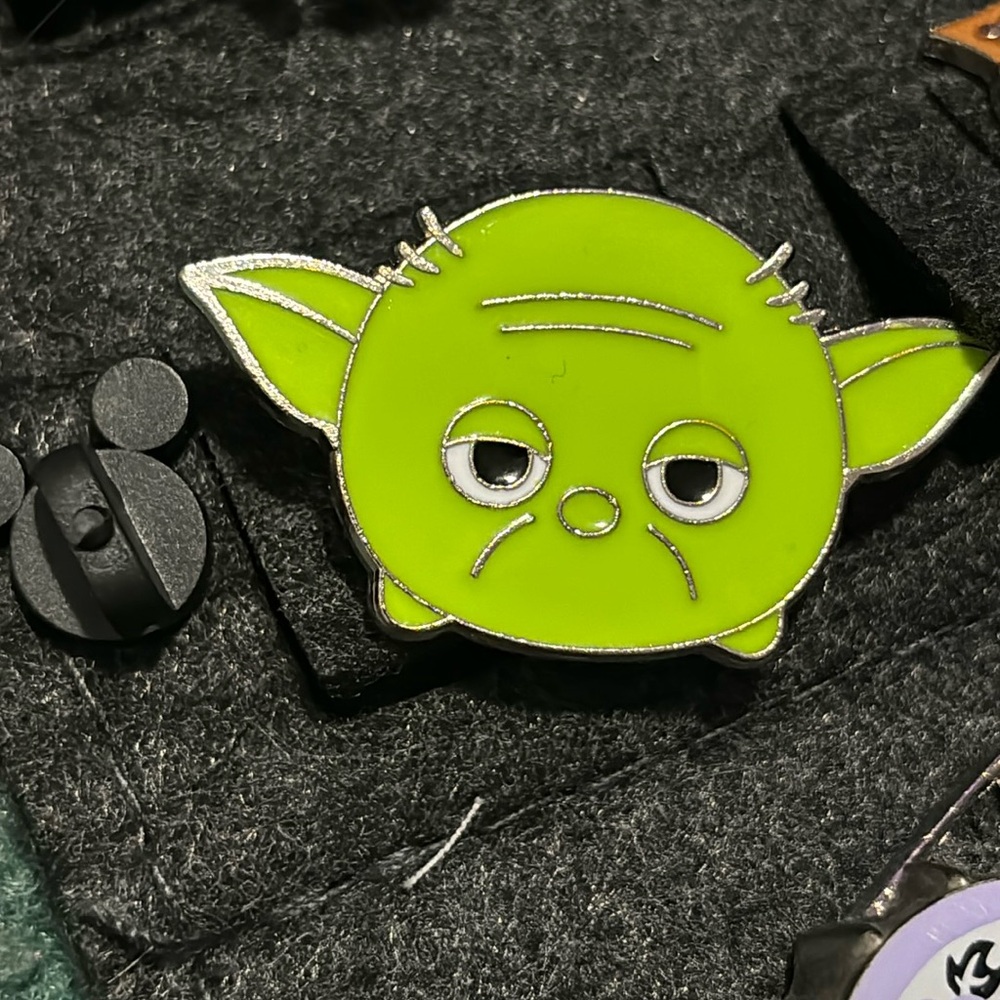 Star Wars yoda pin